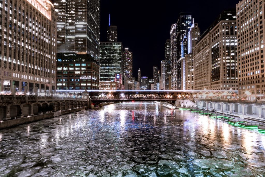 plan a trip to chicago on a budget